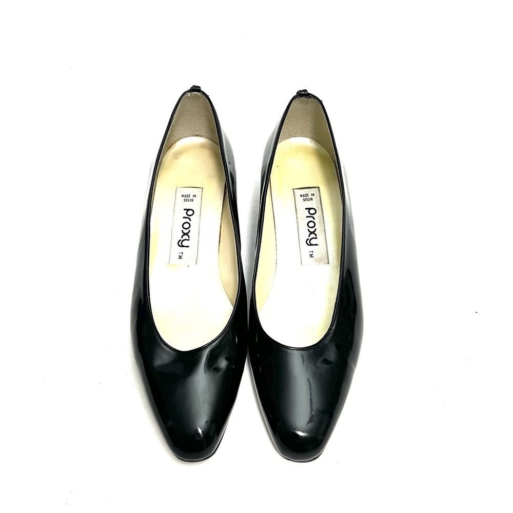 Vintage 1990s black patent leather gold accent low rise chunky kitten heels